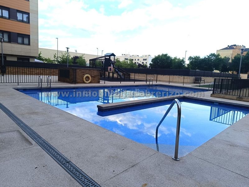 Foto 38ffc54b-906e-4305-ab50-d3296292db2c. Apartament amb calefacció aparcament piscina a La Cava - Fardachón Logroño