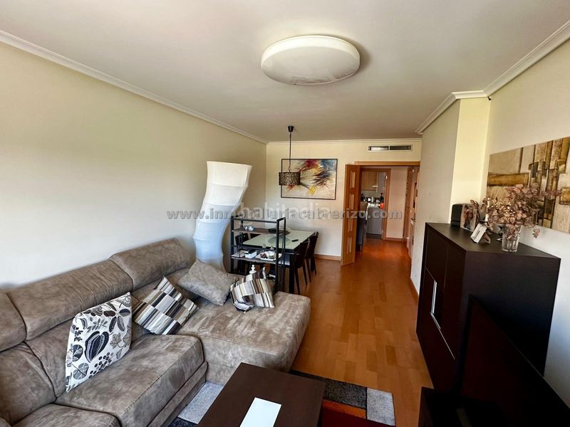 Foto 55d40a8f-b54e-4fdb-beac-e59c2ddc8c56. Apartament amb calefacció aparcament piscina a La Cava - Fardachón Logroño