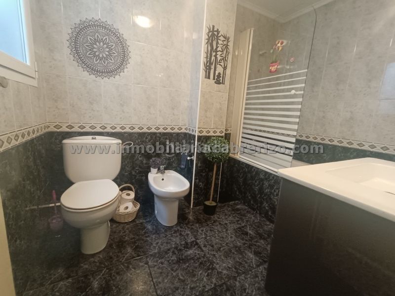 Foto 03f7e935-9b3e-4db7-b22c-12edc22da2e5. Apartament amb xemeneia calefacció a Gran Via Logroño