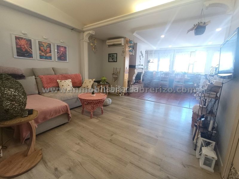 Foto 2a270a3e-f0d4-4518-b647-56de3bd1e576. Apartament amb xemeneia calefacció a Gran Via Logroño