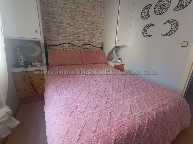 Foto 6bfca6ee-b21a-4222-bb30-08f8105b6520. Apartament amb xemeneia calefacció a Gran Via Logroño