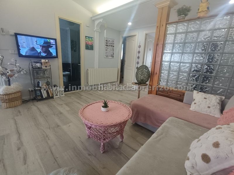 Foto 7d132dde-b620-488b-a644-3d06425734e9. Apartament amb xemeneia calefacció a Gran Via Logroño
