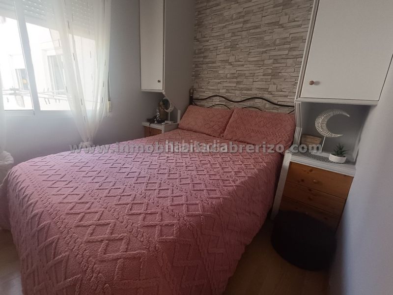 Foto c9650db6-086f-475a-b830-b7d34345fed1. Apartament amb xemeneia calefacció a Gran Via Logroño