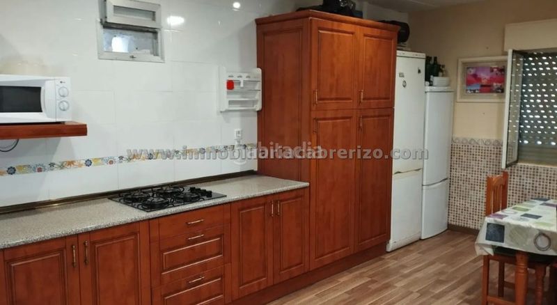 Foto c1125f03-8eac-41f2-913f-9b3ea6328317. Casa amb xemeneia calefacció aparcament piscina a Sojuela