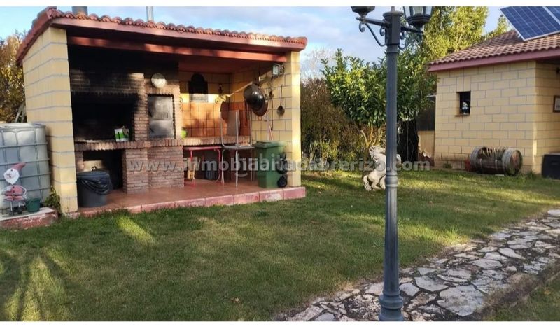 Foto ecdf3900-fceb-404c-bc38-a6f9cdc43a4c. Casa amb xemeneia calefacció aparcament piscina a Sojuela