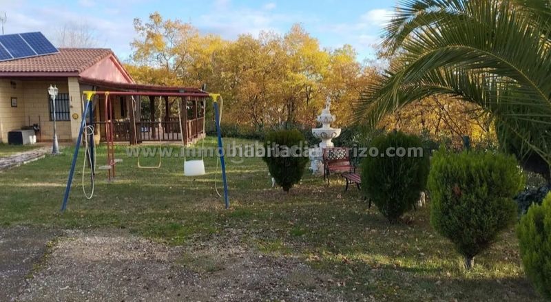 Foto f49c0fcd-d104-401c-ad75-c507e0b9d8cb. Casa amb xemeneia calefacció aparcament piscina a Sojuela