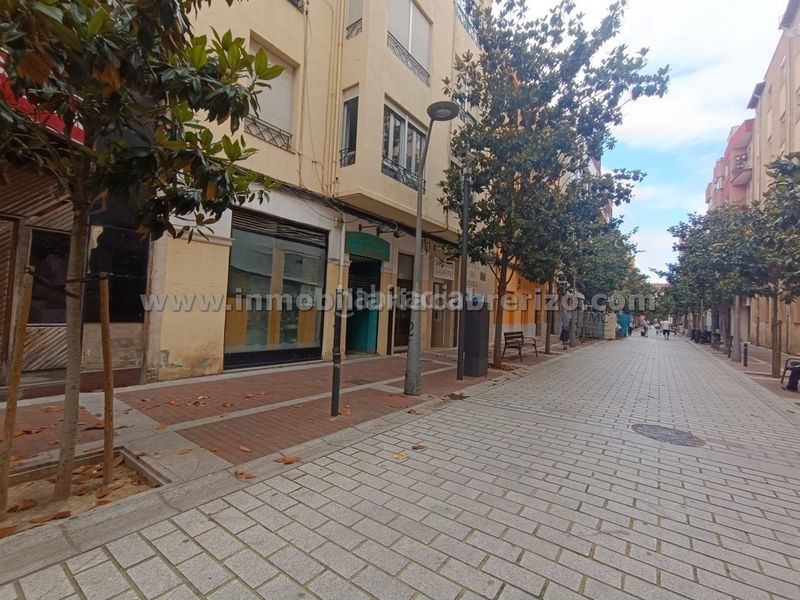 Foto 130478b6-1ab5-40b6-ba99-93293f018000. Local comercial amb calefacció a Gran Via Logroño