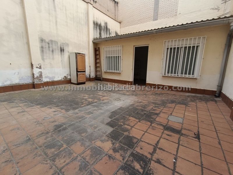 Foto 309d8809-02e3-4876-8694-db61a590aad5. Local comercial amb calefacció a Gran Via Logroño