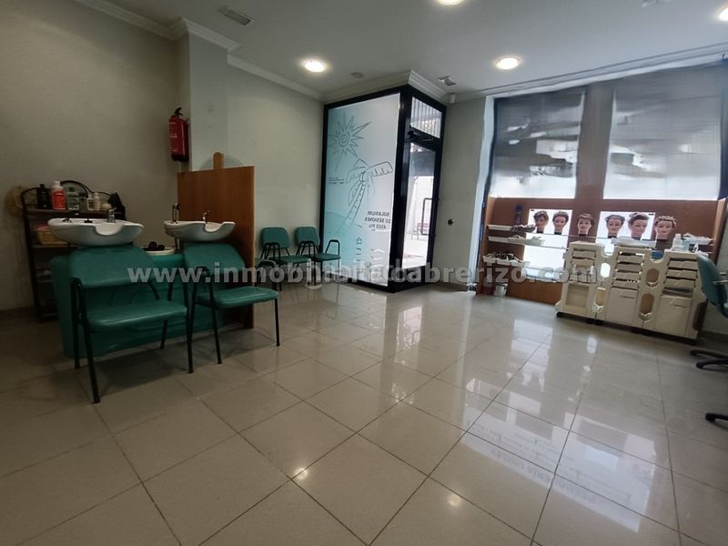 Foto 5025388a-3257-46b3-a110-0ebdc1ed04ee. Local comercial amb calefacció a Gran Via Logroño