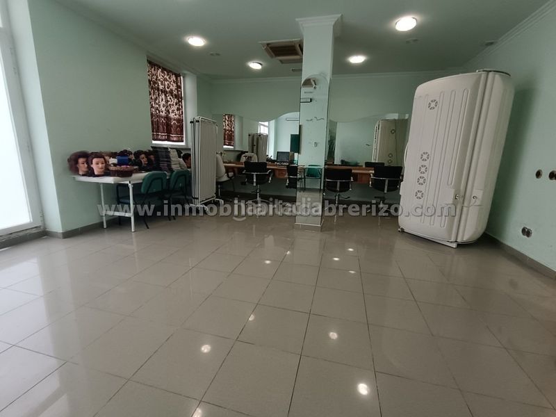 Foto cde0bae3-f855-4ed3-8dfd-02381dea9dd0. Local comercial amb calefacció a Gran Via Logroño