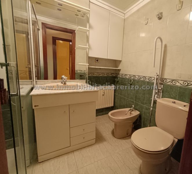 Foto 19a273c5-9e1d-4d59-9441-bc32e1d57188. Apartament amb calefacció a Gran Via Logroño