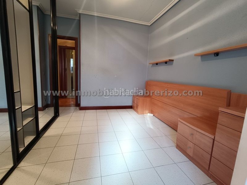 Foto 416acf88-8f31-4adb-b643-3d90b358f987. Apartament amb calefacció a Gran Via Logroño