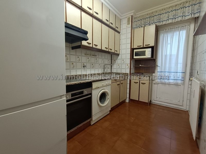 Foto bc0e6a17-34c0-483a-8a34-675f63799204. Apartament amb calefacció a Gran Via Logroño