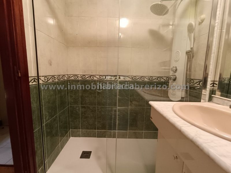 Foto bd47e389-f150-411a-9e73-5259b9033703. Apartament amb calefacció a Gran Via Logroño