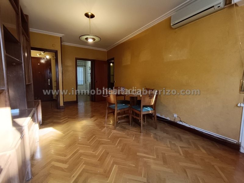 Foto ed04fbb8-76a7-45b8-9903-a36837cc16d2. Apartament amb calefacció a Gran Via Logroño
