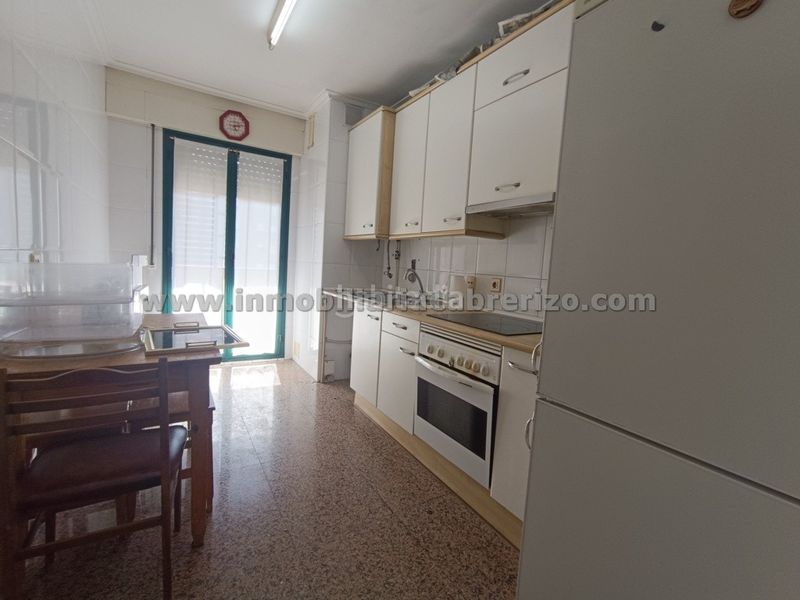 Foto 29dfe21e-885e-40b2-ae29-4549b45e4fdb. Apartament amb calefacció aparcament a San Adrián Logroño