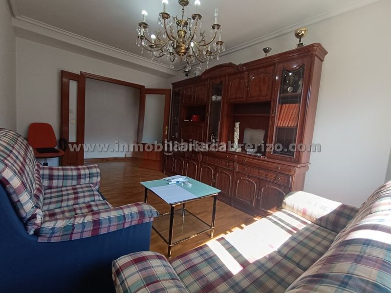 Foto ef94fb42-c60c-4c8d-9897-95e11ccb28a0. Apartament amb calefacció aparcament a San Adrián Logroño