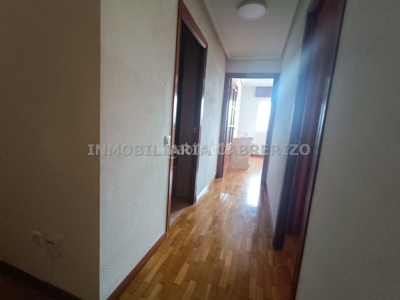 Foto fd175b4b-e0e3-4a67-a6be-880e33e7f55b. Estudi amb calefacció aparcament a Cascajos - Piqueras Logroño