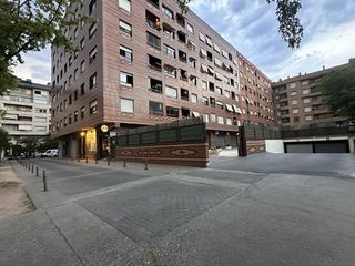 Location Parking voiture à Calle juan boscán 7