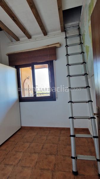 Foto ae7c4e3e-3b9e-40f2-9326-af1b532a5410. Dúplex amb xemeneia calefacció aparcament a Sojuela