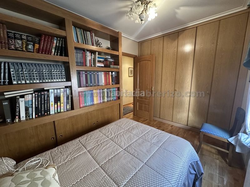 Foto f5aea9b3-b5b2-4f4c-8dcb-86dd75a395e7. Pis amb calefacció aparcament a Jesuitas Logroño