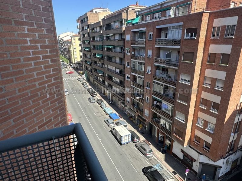 Foto fa95c1aa-d940-4107-b637-6ec5d65b7715. Pis amb calefacció aparcament a Jesuitas Logroño