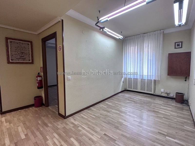 Foto a63ee92f-1143-4b5b-a8f5-2ac5ff94c22b. Affitto ufficio con riscaldamento in Casco Antiguo Logroño
