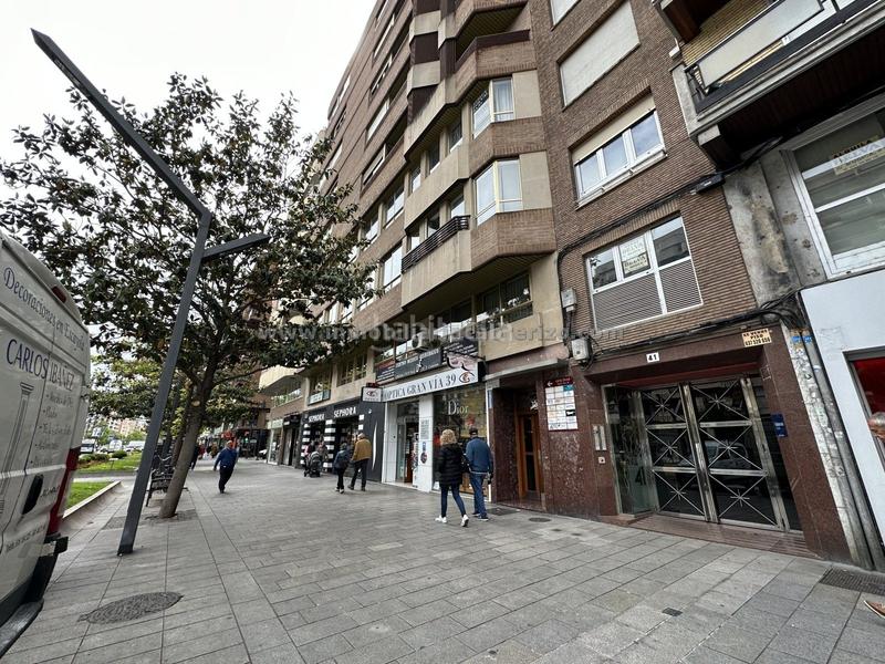 Foto 0b1cddc4-7aa4-4183-90ca-9c413431f5f8. Office space with heating in Gran Via Logroño