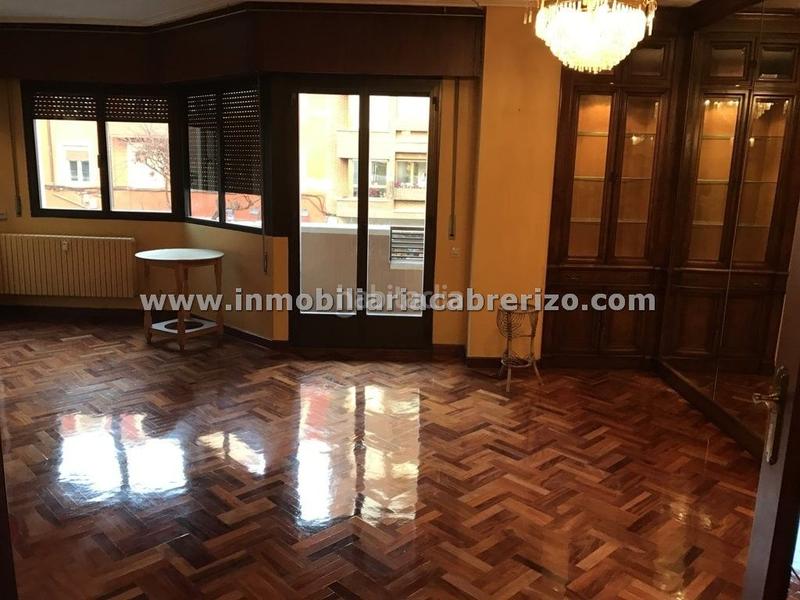 Foto c594a244-9e72-47c4-9221-d3bb5bb44124. Piso en Gran Via Logroño