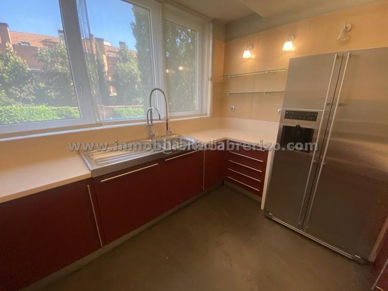 Foto 027862e7-ee74-4f25-8d1c-2ccd2fa6fe31. Casa con riscaldamento parcheggio piscina in Avenida Madrid Logroño