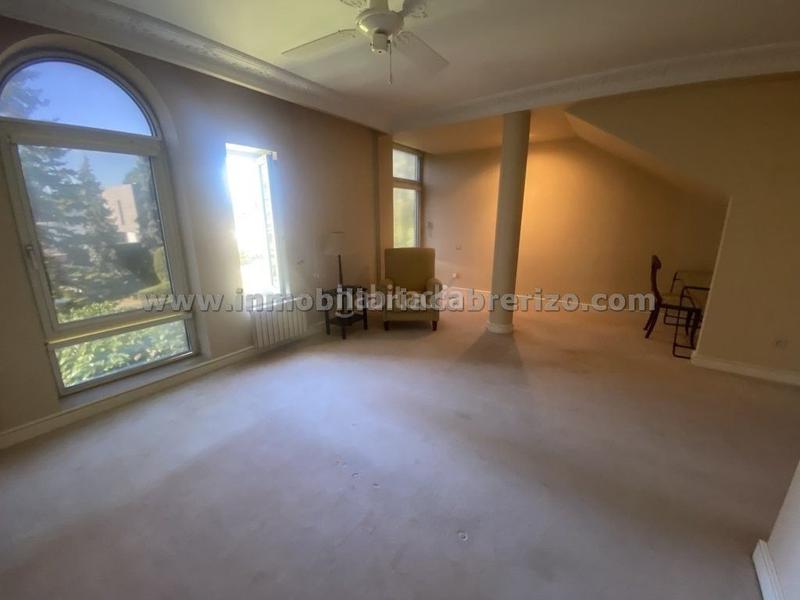 Foto 36044a95-7bbe-49c0-ac6c-c5d77e3c6c0e. Casa con riscaldamento parcheggio piscina in Avenida Madrid Logroño
