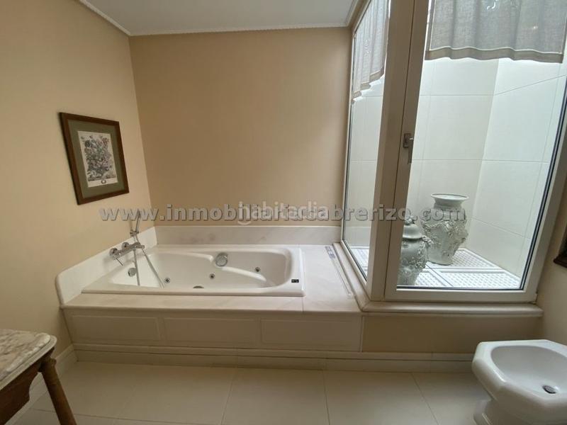 Foto 433af0cc-14aa-49ce-a563-de5a6b48e5bc. Casa con riscaldamento parcheggio piscina in Avenida Madrid Logroño