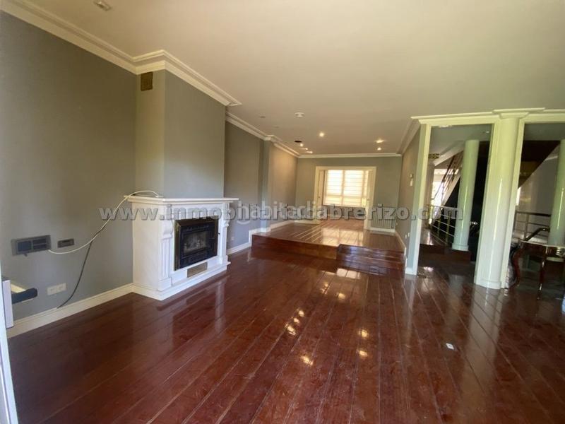 Foto 4619a6b6-0588-4085-96d3-904d5f52ac30. Casa con riscaldamento parcheggio piscina in Avenida Madrid Logroño