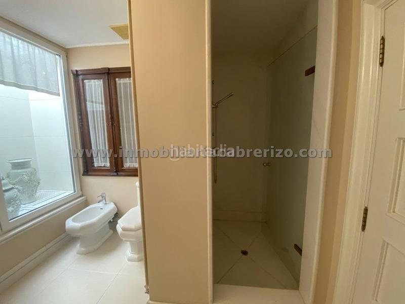 Foto 71f43fda-1aa4-4e82-873d-5e69cb1d4821. Casa con riscaldamento parcheggio piscina in Avenida Madrid Logroño