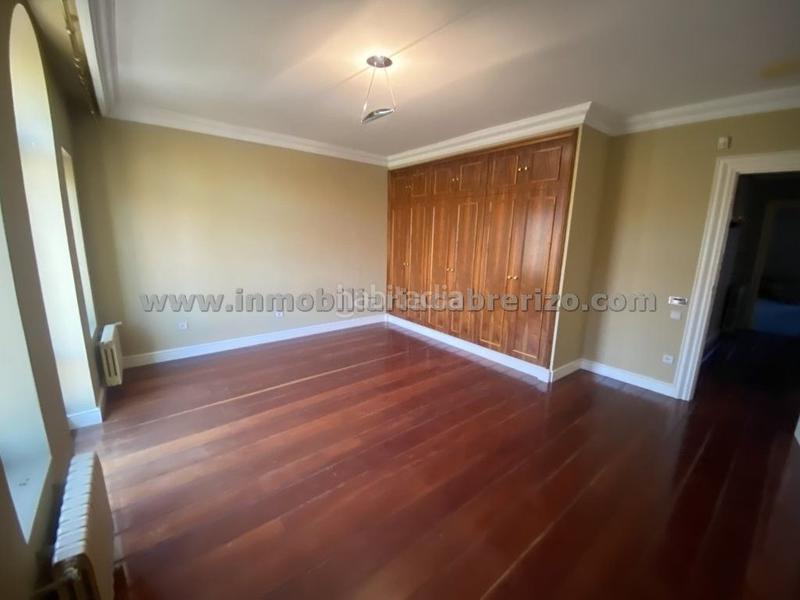 Foto a243c426-1595-41b1-8a36-e3f1aa2b0062. Casa con riscaldamento parcheggio piscina in Avenida Madrid Logroño