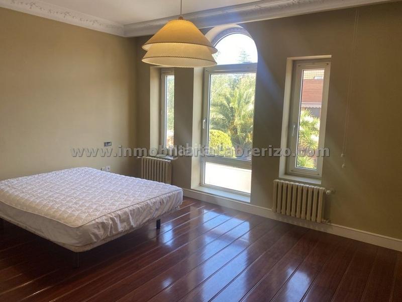Foto d4e64dac-6769-4639-825d-ab6400daa63e. Casa con riscaldamento parcheggio piscina in Avenida Madrid Logroño