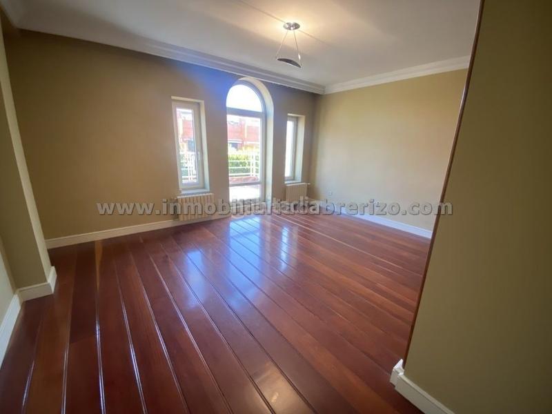 Foto de71bb16-e23d-47a9-8ec9-f5307d0ab88f. Casa con riscaldamento parcheggio piscina in Avenida Madrid Logroño