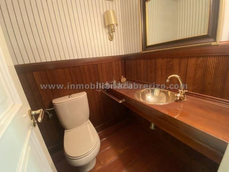 Foto 5cc0474e-0539-4785-b411-b9e6a34f7816. House with heating parking pool in Avenida Madrid Logroño