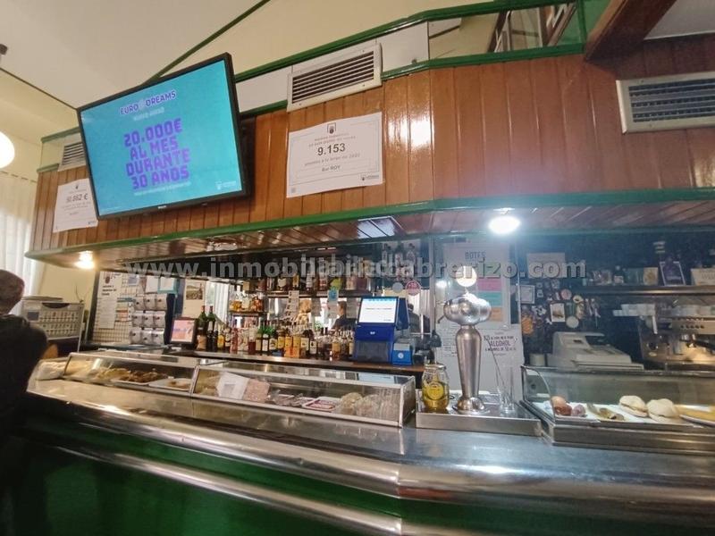 Foto 331a905d-5700-40f6-aa83-a46004fe8a8a. Local comercial en Oeste Logroño