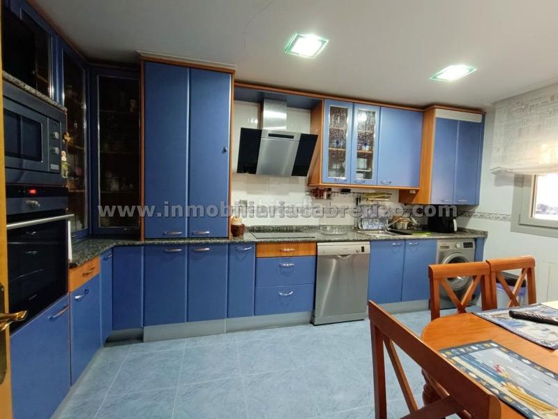 Foto 109647b6-3379-46a5-851a-fb2b7cdc6595. Casa a schiera con riscaldamento parcheggio piscina in Logroño