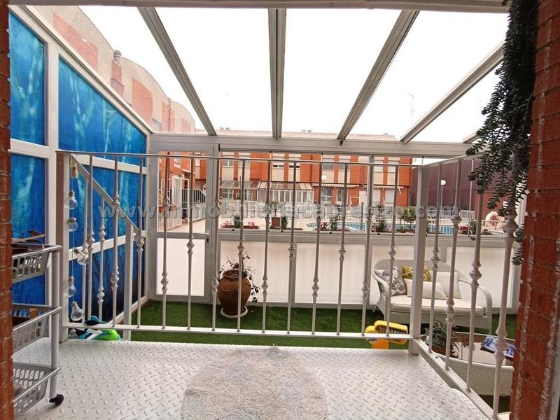 Foto 911c1450-92ef-494c-be59-e9e5c63792bc. Casa a schiera con riscaldamento parcheggio piscina in Logroño