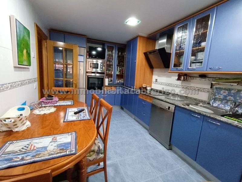 Foto aa92e206-2888-45a1-a0f2-a277518ea741. Casa a schiera con riscaldamento parcheggio piscina in Logroño