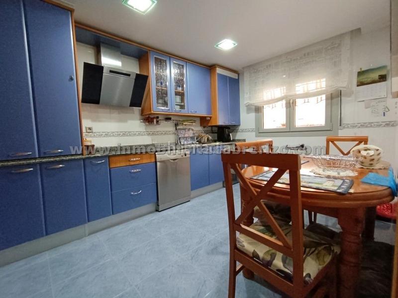 Foto b0147387-ec40-4ba2-9a45-2387af8ad218. Casa a schiera con riscaldamento parcheggio piscina in Logroño