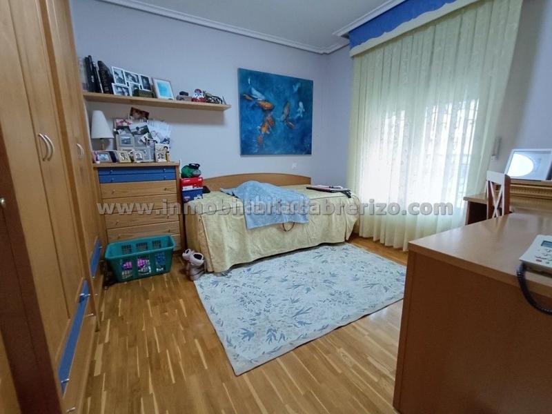 Foto c85084be-ad86-4b44-8796-e59644eebc03. Casa a schiera con riscaldamento parcheggio piscina in Logroño