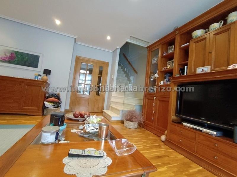 Foto c96d9b1d-3480-4ba4-a66c-2052baac5915. Casa a schiera con riscaldamento parcheggio piscina in Logroño