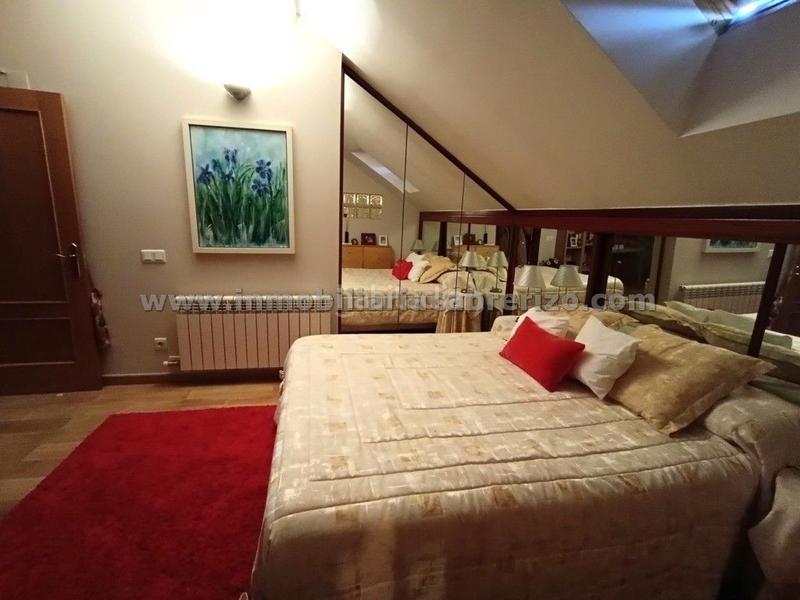 Foto d418c0d7-4630-4aab-89c5-c82c2fa08bad. Casa a schiera con riscaldamento parcheggio piscina in Logroño