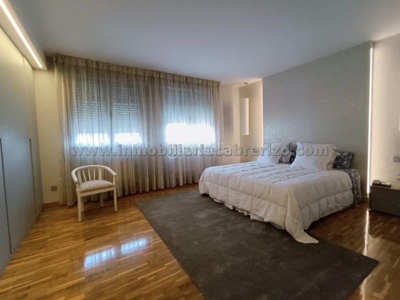 Foto fb6a49ae-a766-473e-98b2-3e71a355da38. Casa a schiera con riscaldamento parcheggio piscina in Logroño