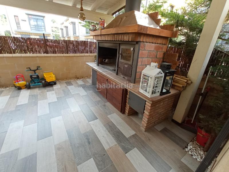 Foto fdea87f7-85d5-4030-94e8-6739cfd10f9f. Casa adossada amb calefacció aparcament piscina a Alberite