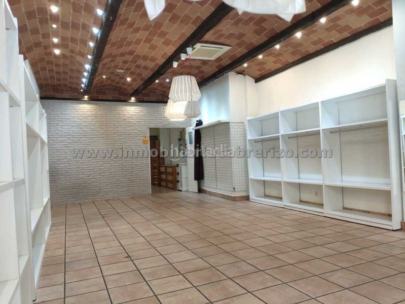 Foto 24baeb7d-ad00-424d-82f0-61a37eff5450. Lloguer local comercial a Oeste Logroño