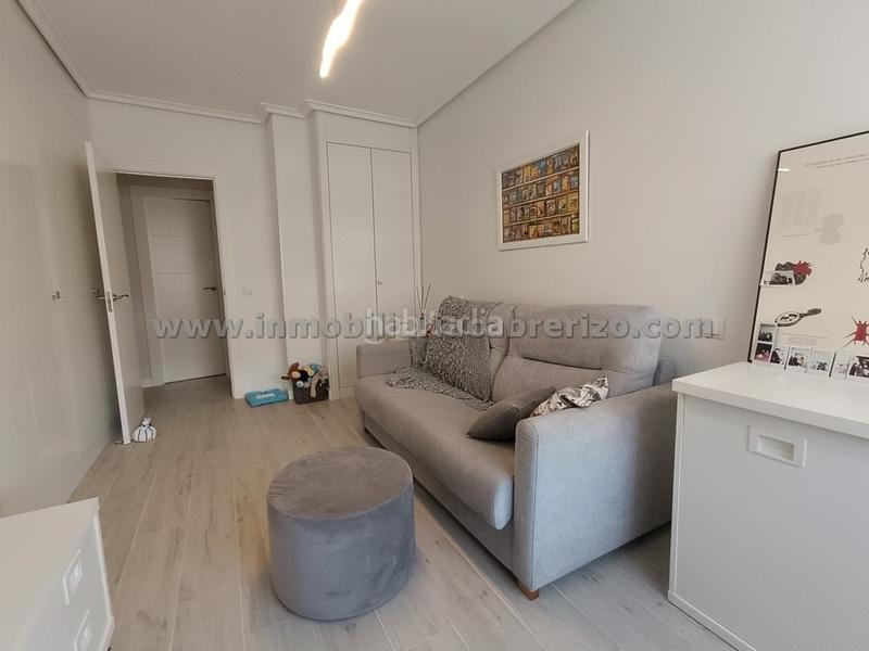 Foto e682fd00-3c3c-45a5-bd32-1d7c95ebebc3. Pis amb calefacció aparcament a San Adrián Logroño